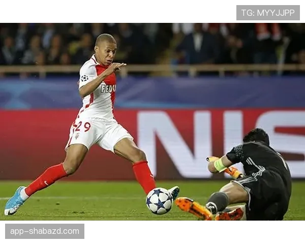 姆巴佩家冰箱里塞满能量饮料，训练完直接拎走一打