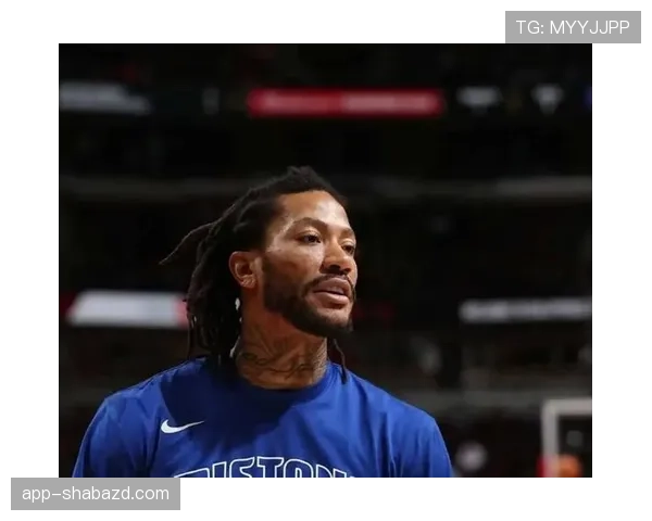 罗斯由MVP单打转替补组织，得分方式明显改变