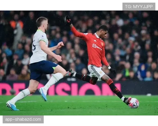 拉什福德连续强突边路撕开防线，关键战爆发成曼联进攻核心